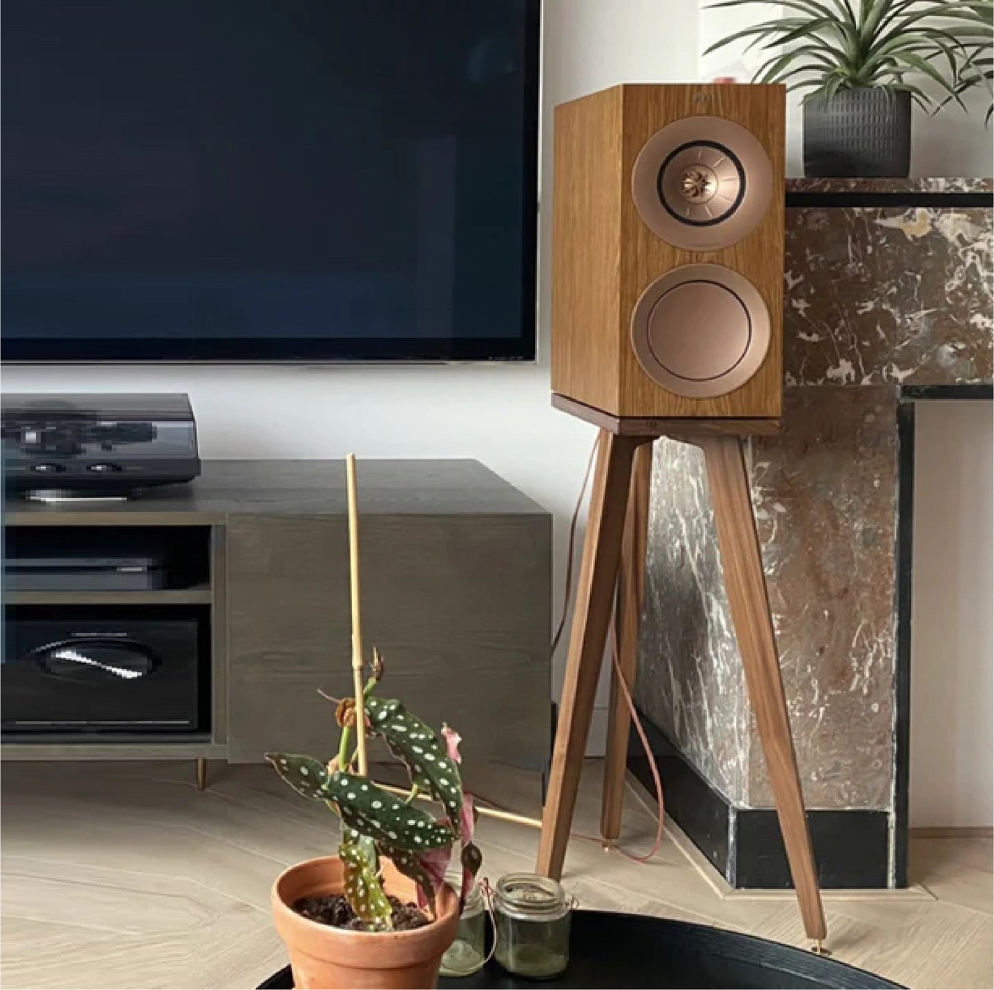 KEF R3 and R3 Meta Speaker Stands 140-900mm (Pair)