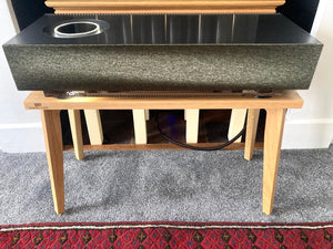 Naim-Audio-mu-so-2nd-centre-speaker-stand-by-audio-chic and rug in the background