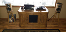 Load image into Gallery viewer, Sonus-faber-sonetto-i-shaped-speaker-stands-by-audio-chic clearly showing the shape of the speaker and the perfectly shaped speaker stand.