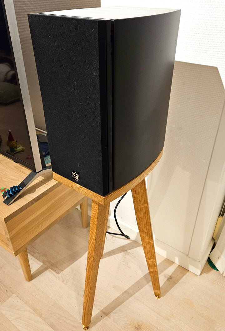 System-Audio-Legend-5-Silverback-on a shaped speaker-stand-from-audio-chic
