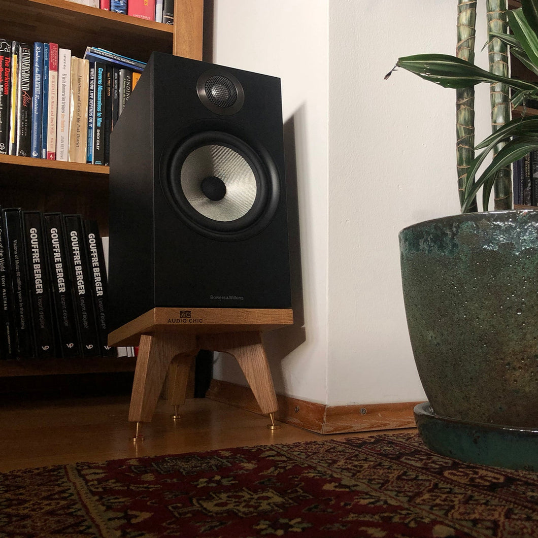 Bookshelf_Speaker_Stands_on_a_Drunken_snipe_by_audio_chic