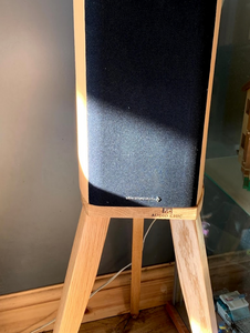 Wharfedale DIamond 9.1 Speaker Stand close up of shape.